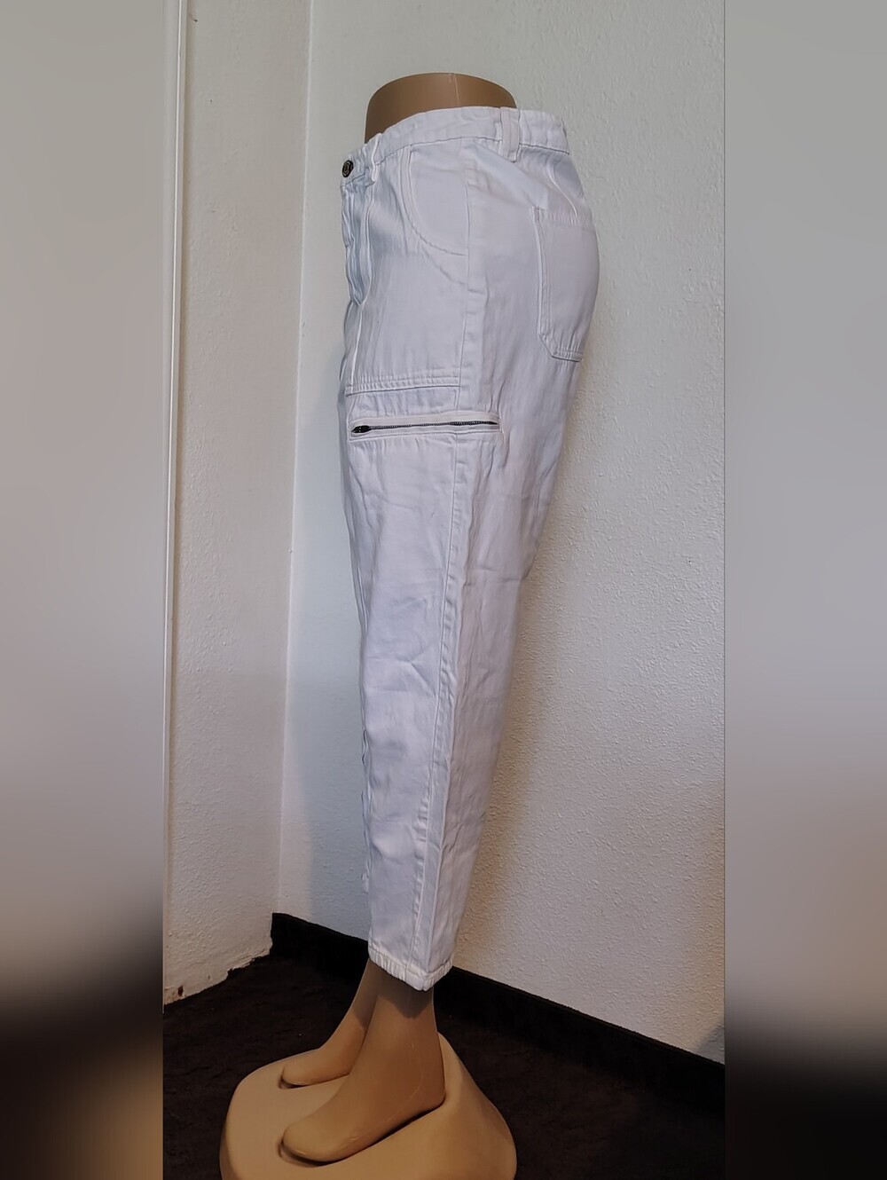 Zara White Cargo Barrel Leg Pants with Ankle Zips - Picture 2 of 9